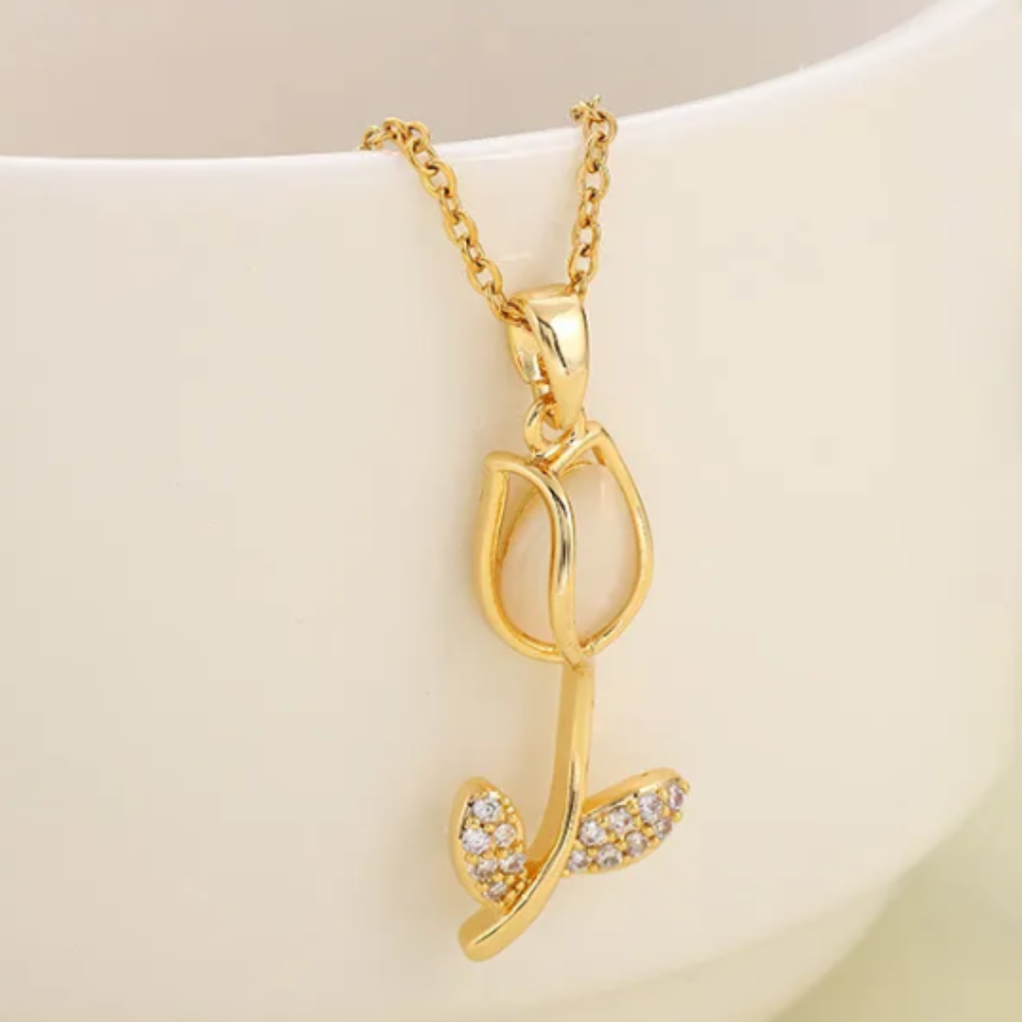 Lucky gold tulip necklace