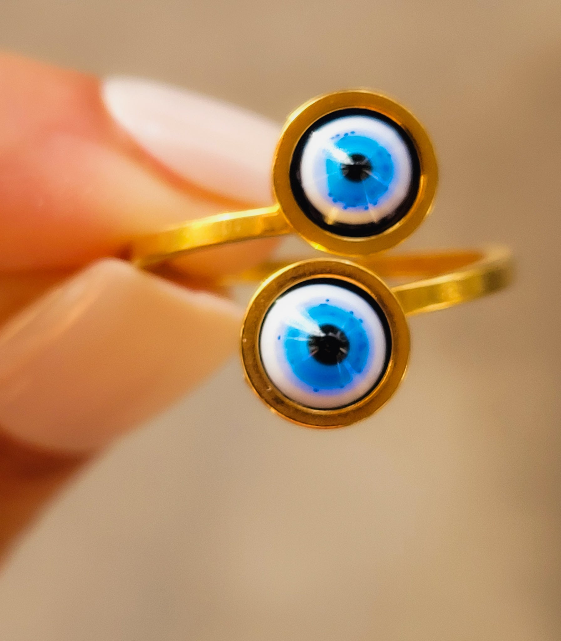 Magic eye ring